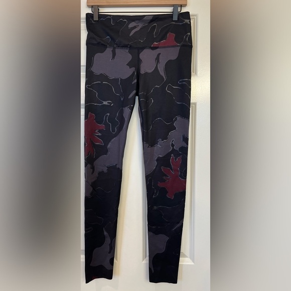 NOLI Yoga Camo print Leggings Size Large - Picture 2 of 9